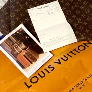 Authentic Louis Vuitton Artsy GM monogram bag *** Discontinued****